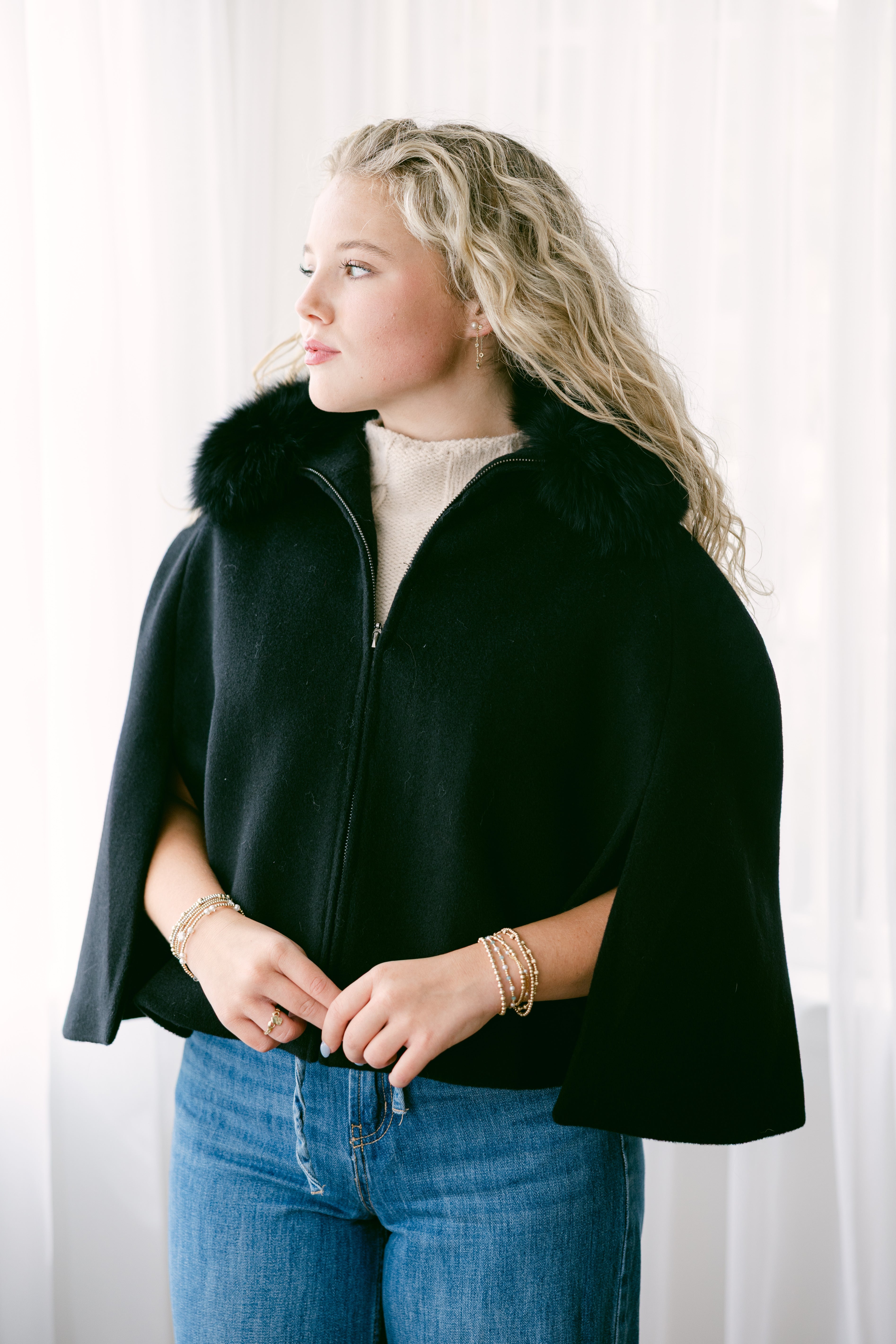 Black Dyed 20" Cashmere Blend Caplet w/Fox Ring Collar